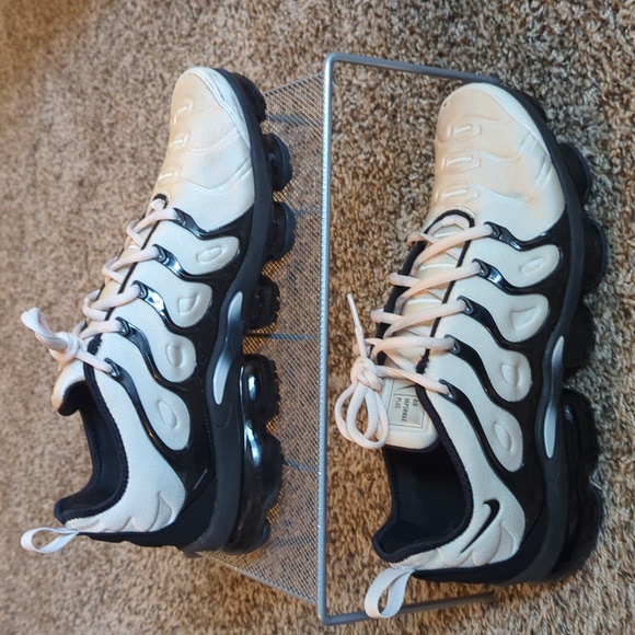 Nike Air VaporMax Plus Bone Black Mens Style : Dh0860-100 - Picture 2 of 7
